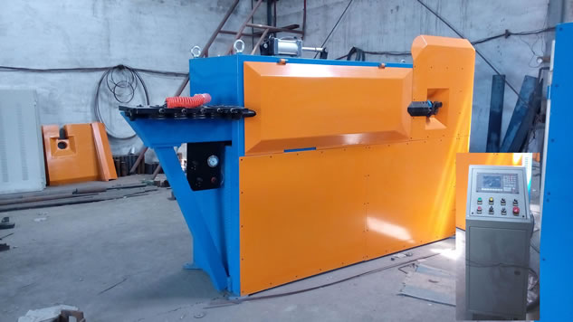 数控歪曲机现场6